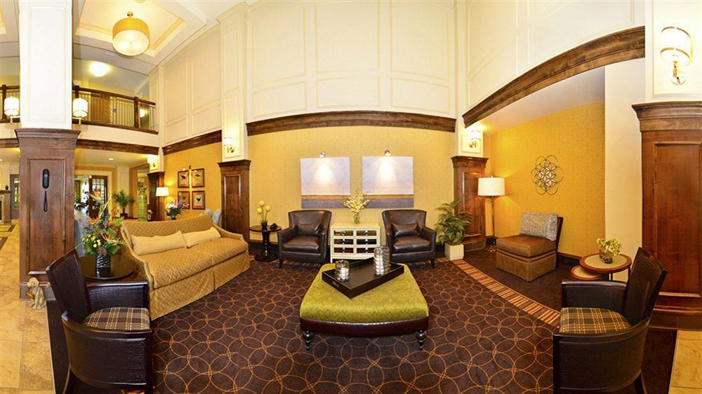 Holiday Inn Express & Suites - Williston By Ihg Екстериор снимка