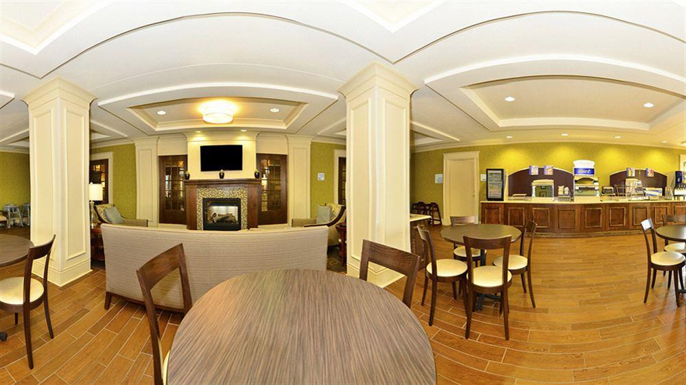 Holiday Inn Express & Suites - Williston By Ihg Екстериор снимка