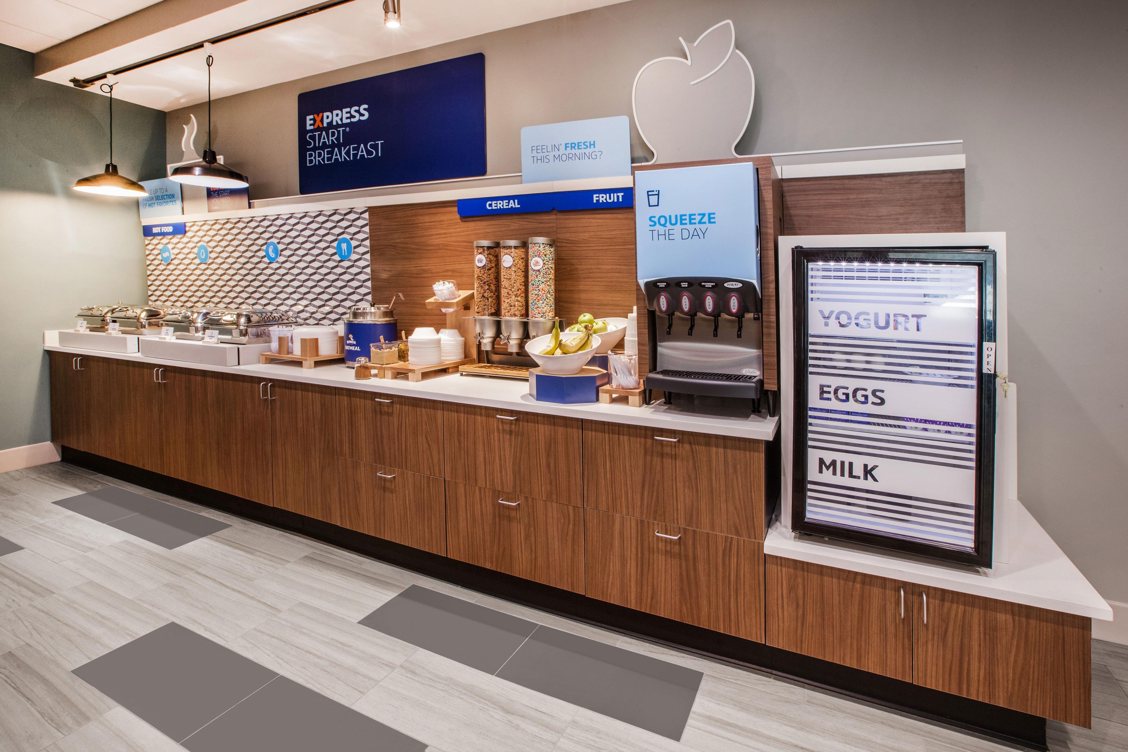 Holiday Inn Express & Suites - Williston By Ihg Екстериор снимка