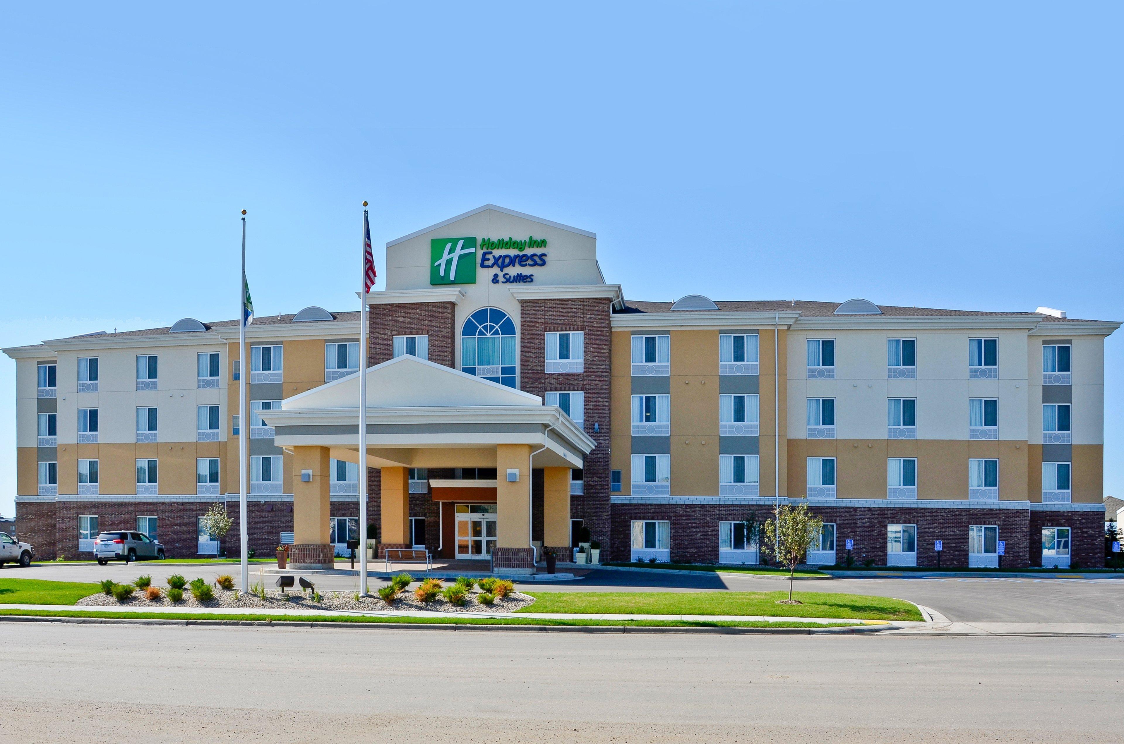 Holiday Inn Express & Suites - Williston By Ihg Екстериор снимка
