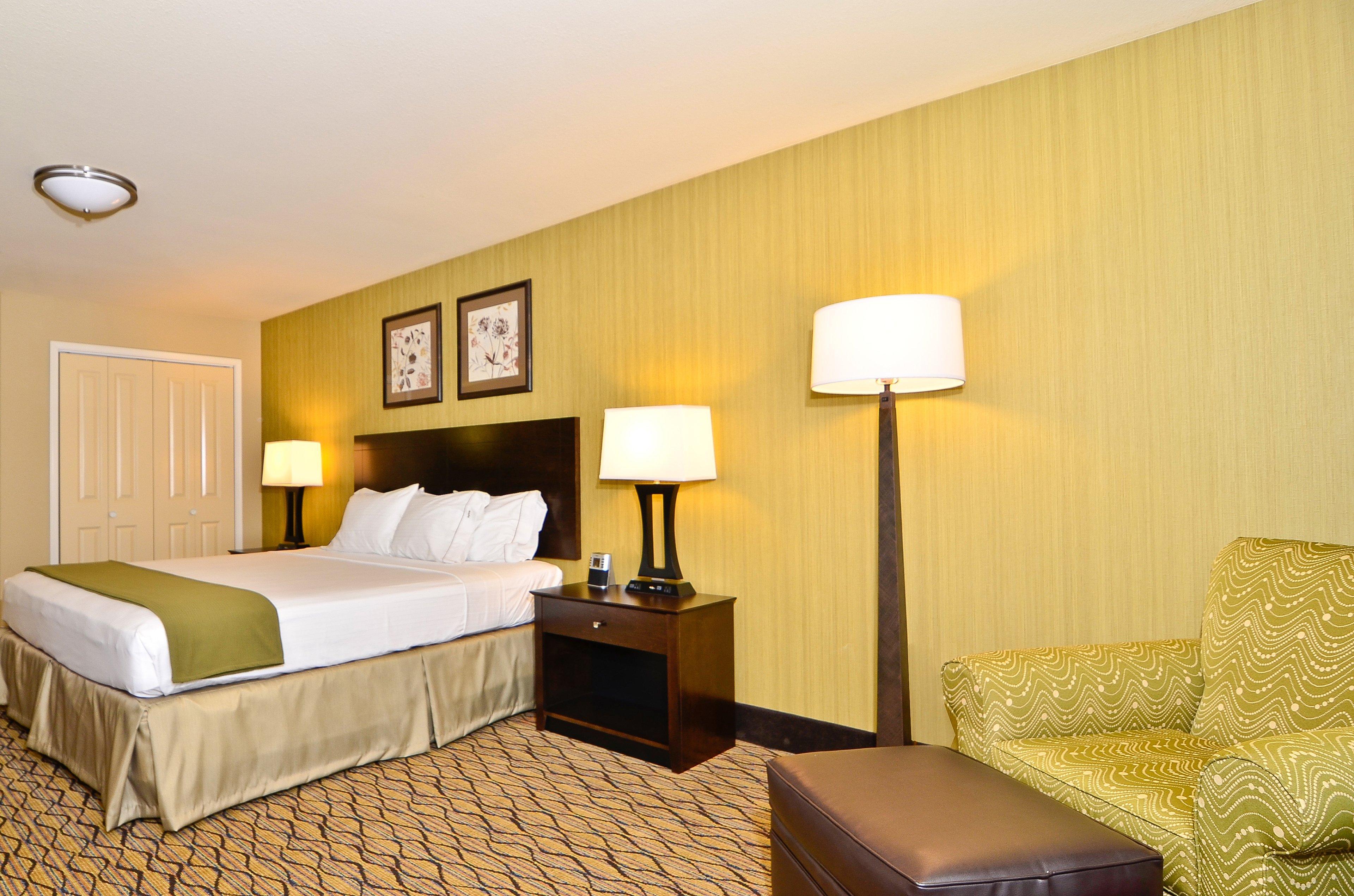 Holiday Inn Express & Suites - Williston By Ihg Екстериор снимка