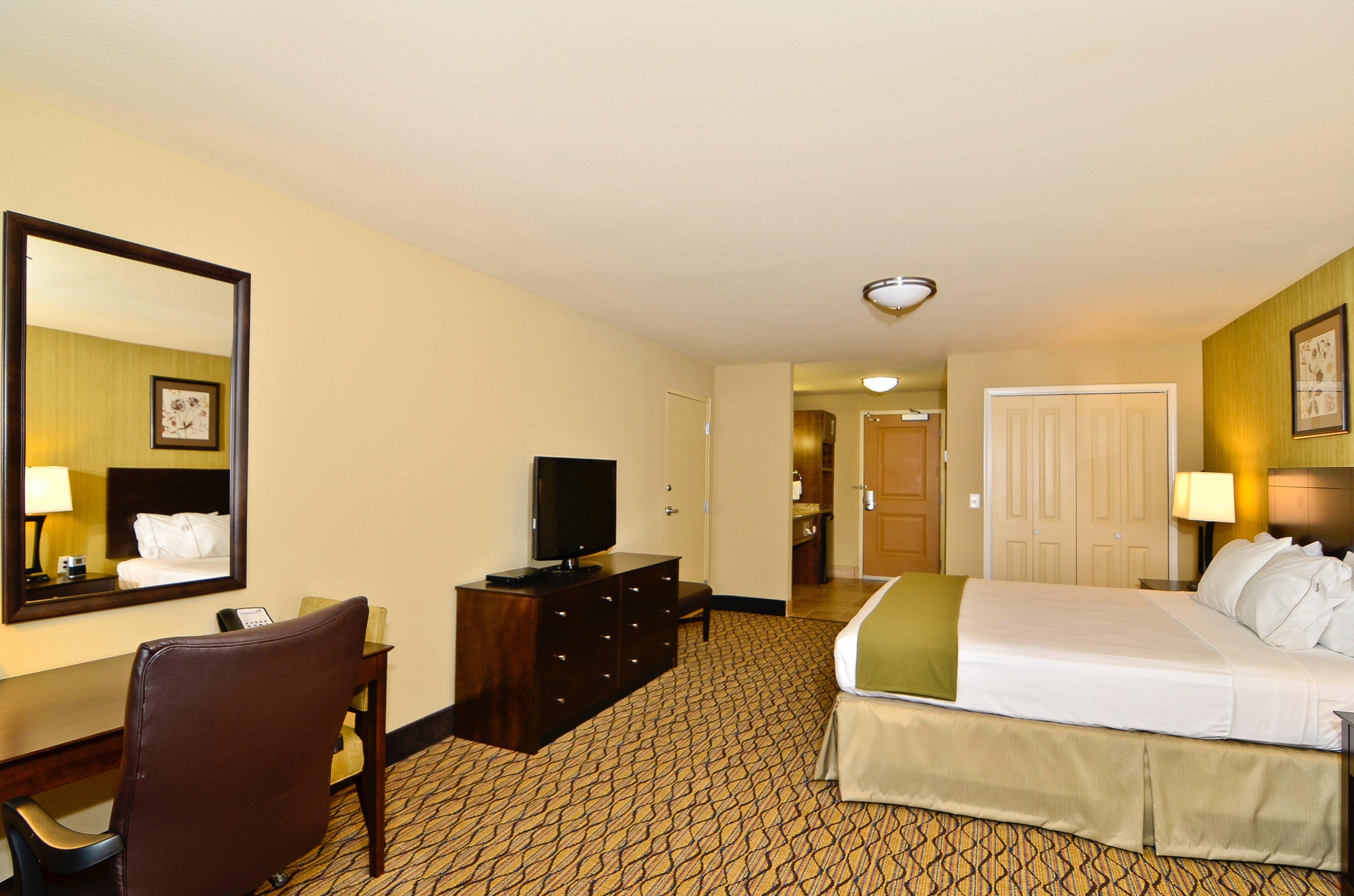 Holiday Inn Express & Suites - Williston By Ihg Екстериор снимка
