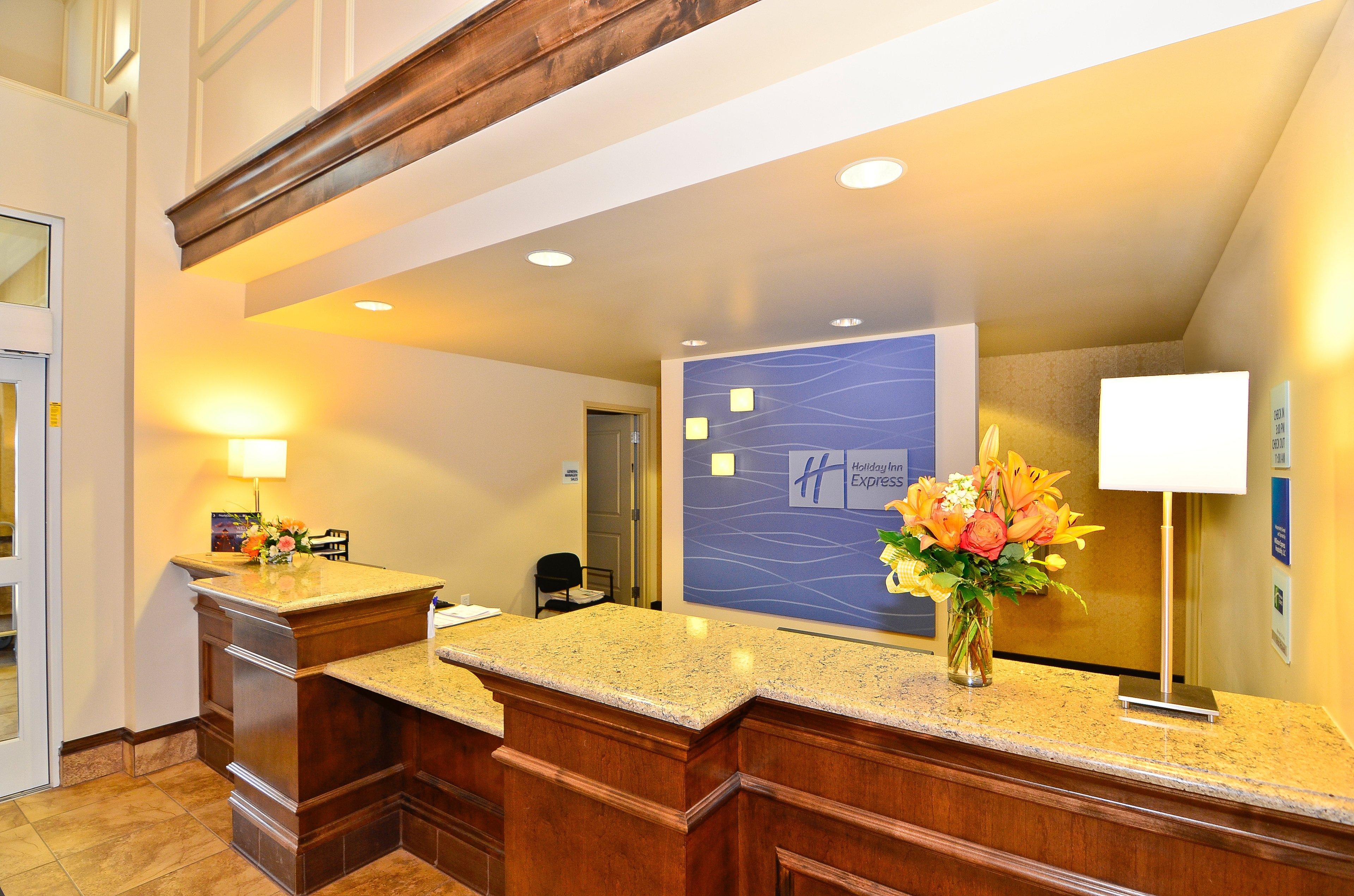 Holiday Inn Express & Suites - Williston By Ihg Екстериор снимка