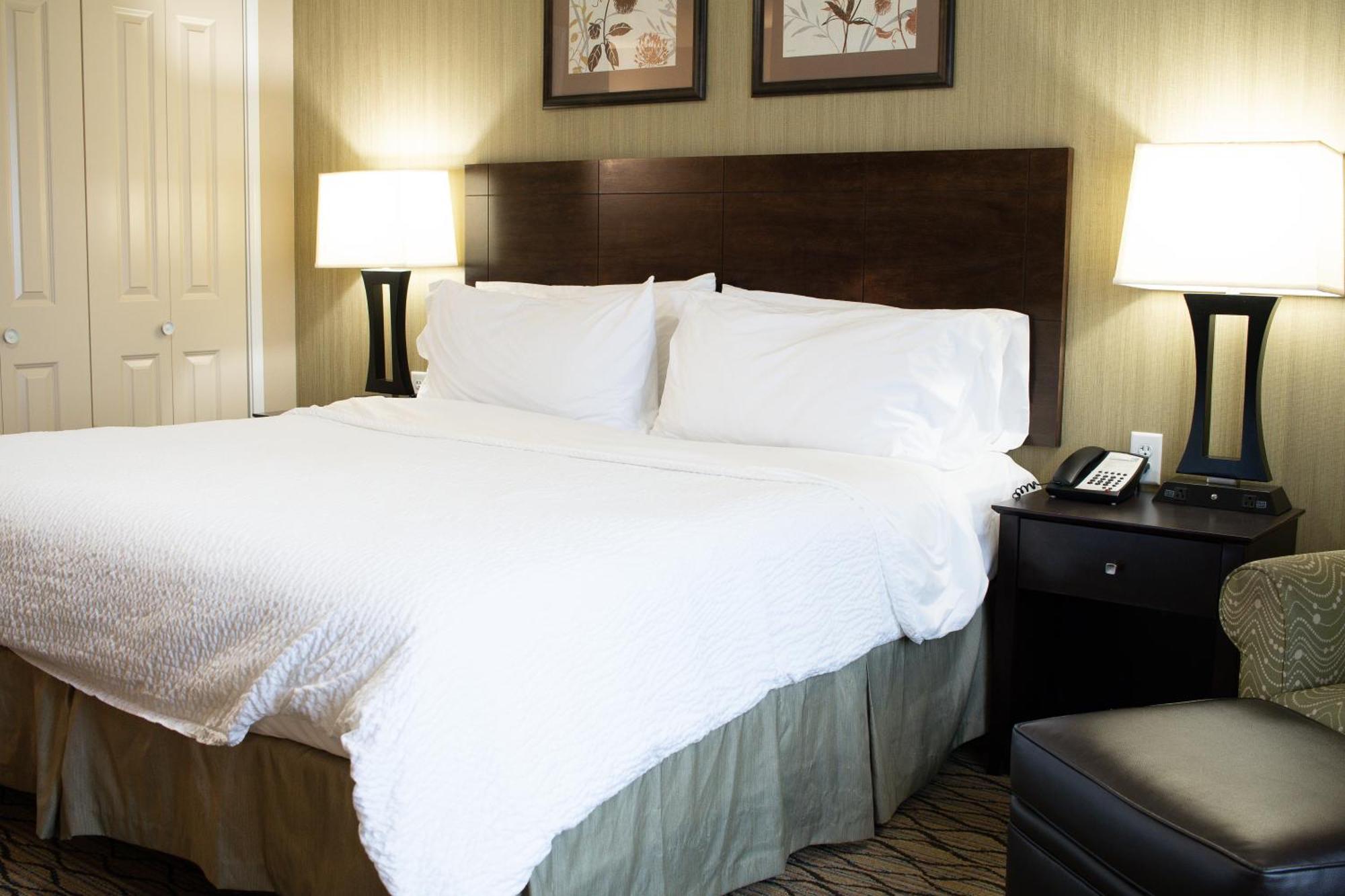 Holiday Inn Express & Suites - Williston By Ihg Екстериор снимка