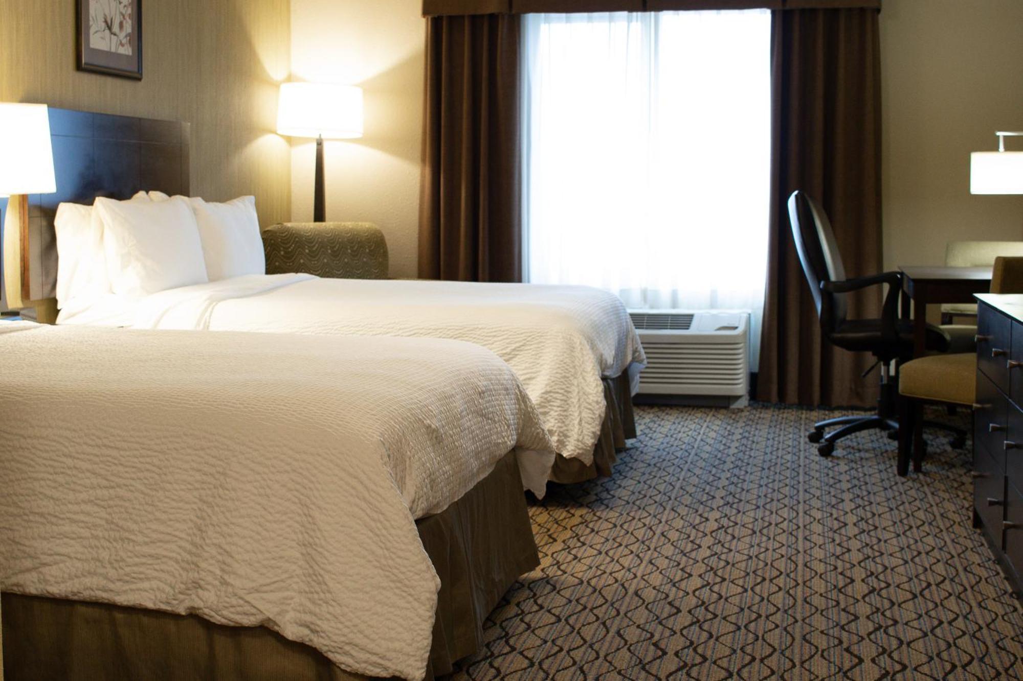 Holiday Inn Express & Suites - Williston By Ihg Екстериор снимка