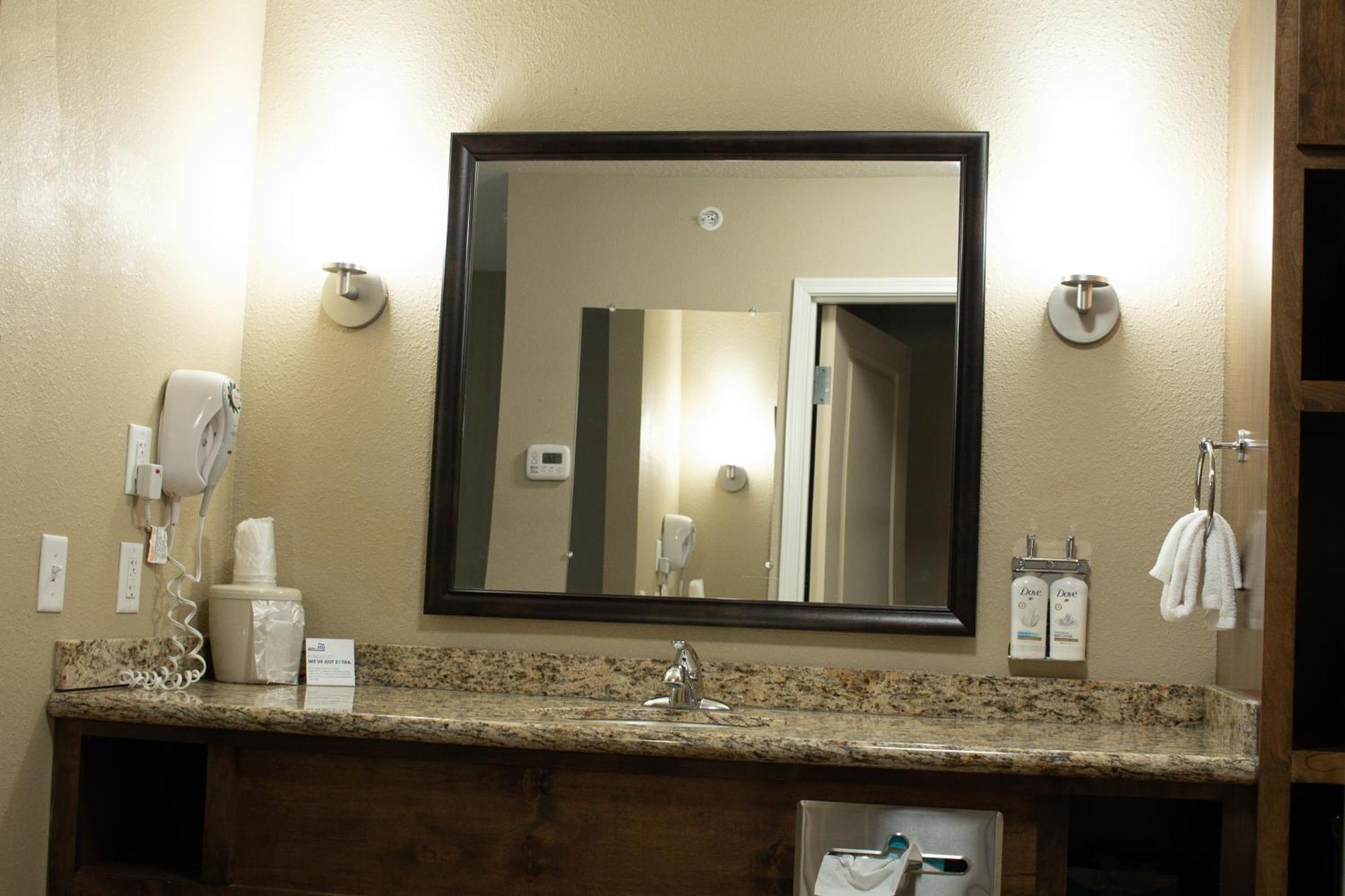Holiday Inn Express & Suites - Williston By Ihg Екстериор снимка