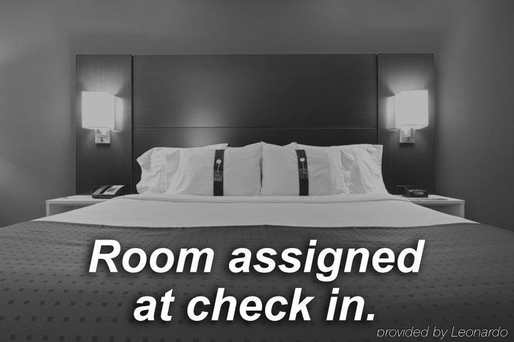 Holiday Inn Express & Suites - Williston By Ihg Екстериор снимка